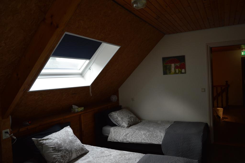 Bed and Breakfast De Pompstee Rolde Habitación foto